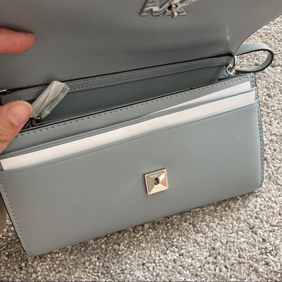 Michael Kors woc crossbody bag NWT wallet on chain - Picture 8 of 9